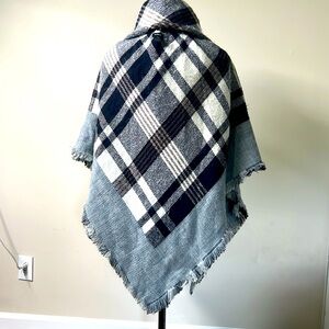 Modena Womens One Size Cape Shawl Jacket Top w/Buckle